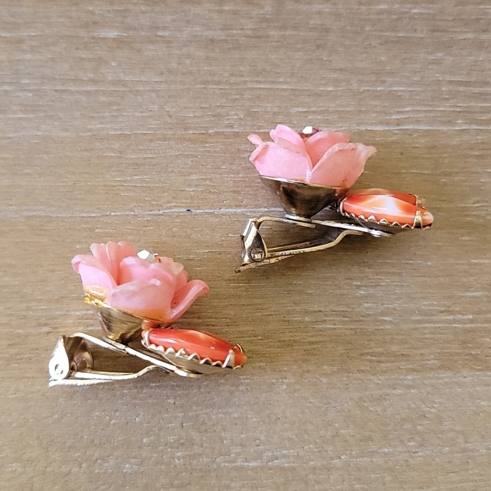 Pink Rose Clip-On Earrings Vintage Inspired Floral Costume Jewelry - Picture 4 of 7